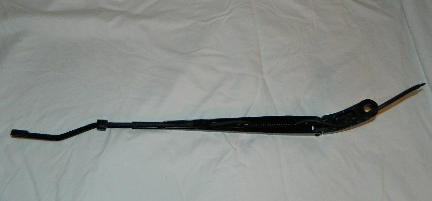 New right (passenger) side windshield wiper arm for Sierra, Silverado, Suburban, Tahoe, Yukon and Escalade 22917501