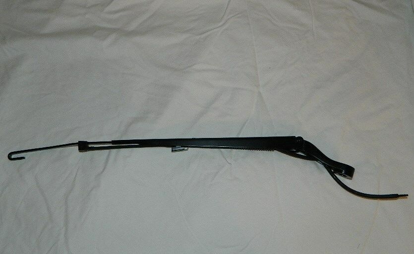 New right (passenger) side windshield wiper arm for Sierra, Silverado, Suburban, Tahoe, Yukon and Escalade 22917501