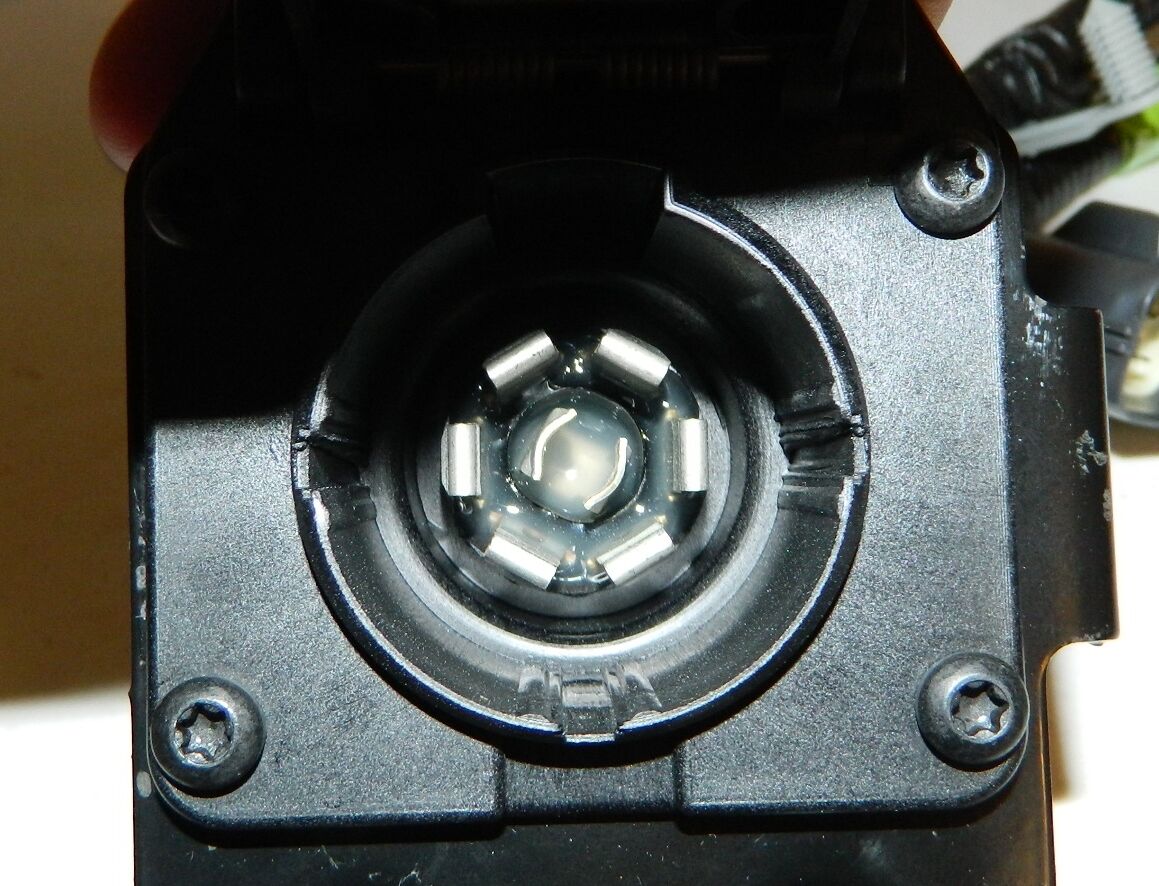 New 7 pin trailer connector for 2000-2005 Explorer, Mountaineer 1L2T-5K762-DF