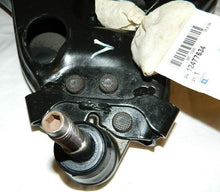 NOS RH Lower Control arm fits 99-07 Silverado/Sierra 1500 (2WD/RWD) 12477634