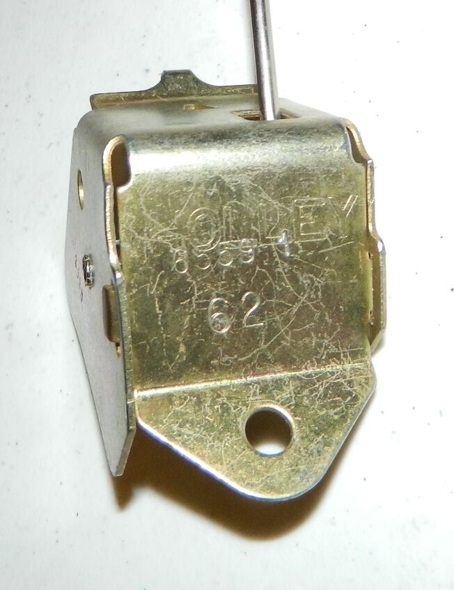 New choke thermostat for 1973 Dodge, Chrysler & Plymouth cars w/ 3.7L or 3.2L engine from Carter 3698362 170-1191