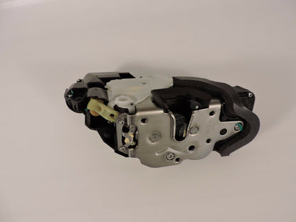 NEW genuine GM right rear door latch assembly Cruze Lacross Regal 13579532