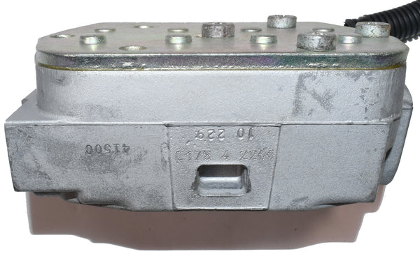 NEW NOS Lincoln Town Car ABS valve block (non traction control) F2VY-2C266-A