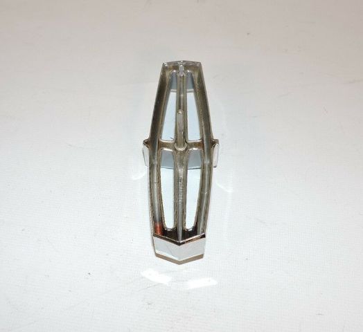 NOS Lincoln Continental Chrome Grille Ornament 90 91 prior to 4/91 FO0Y-8213-A